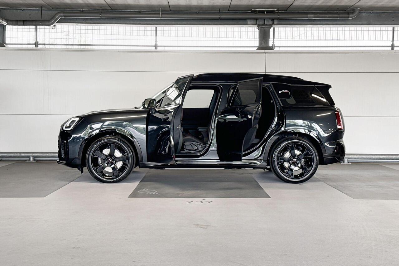 Mini COUNTRYMAN Electric E John Cooper Works S 66.5 kWh MINI Countryman Electric E John Cooper Works 66.5 kWh | Pakket S | Dak en spiegelkappen in Jetblack