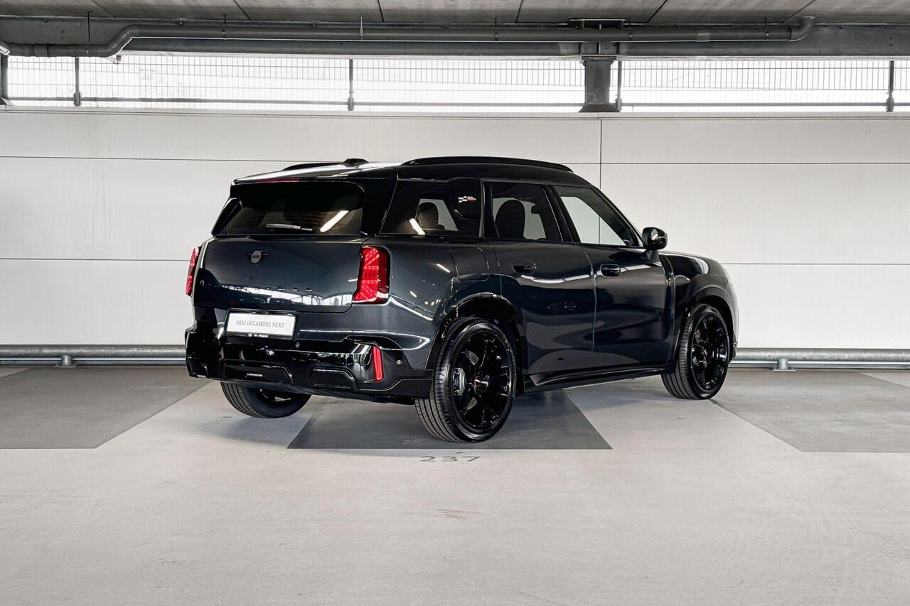 Mini COUNTRYMAN Electric E John Cooper Works S 66.5 kWh MINI Countryman Electric E John Cooper Works 66.5 kWh | Pakket S | Dak en spiegelkappen in Jetblack