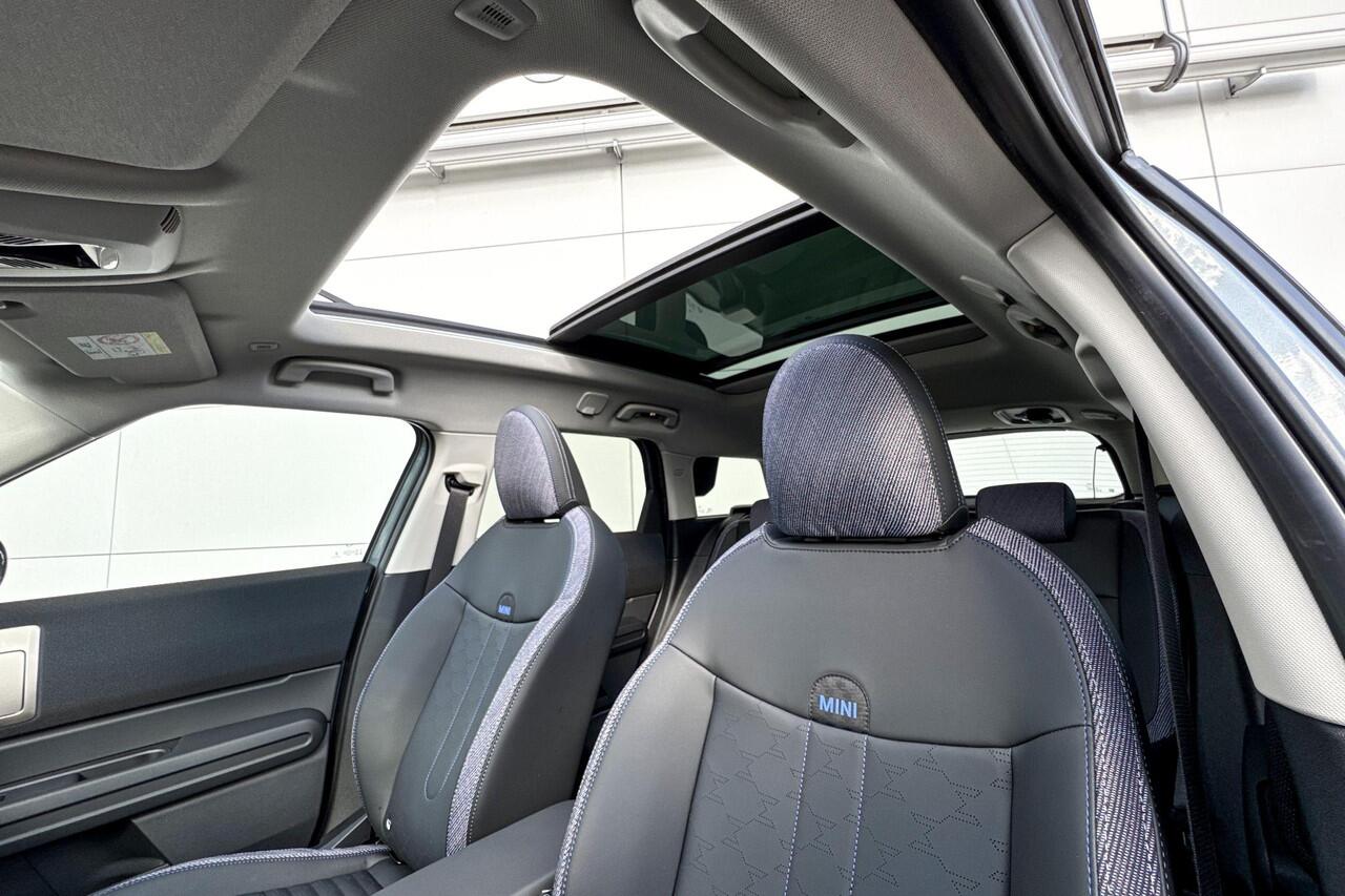 Mini COUNTRYMAN C Classic Classic uitvoering | Trekhaak | Panoramadak | Head-Up Display