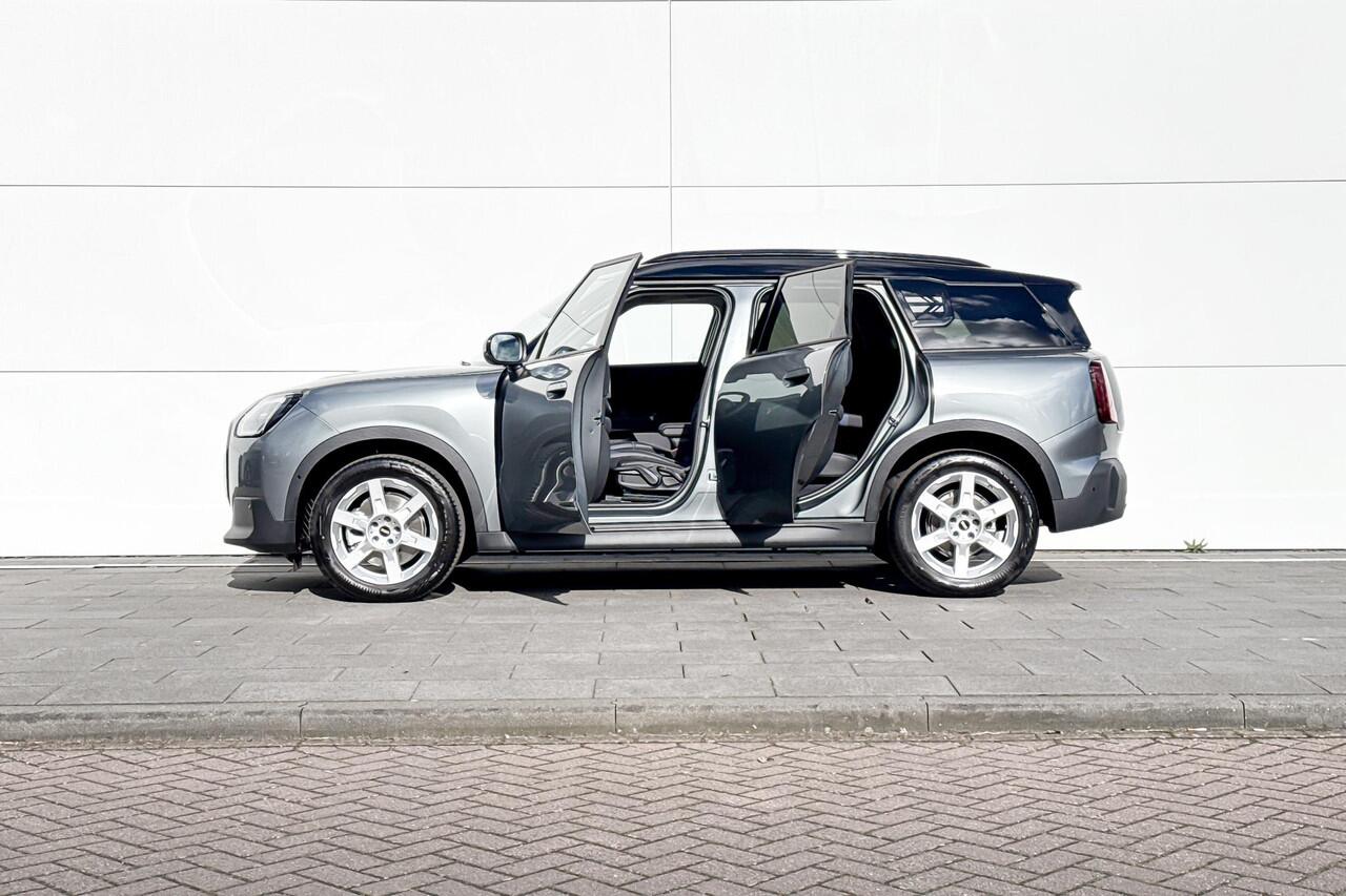 Mini COUNTRYMAN C Classic Classic uitvoering | Trekhaak | Panoramadak | Head-Up Display