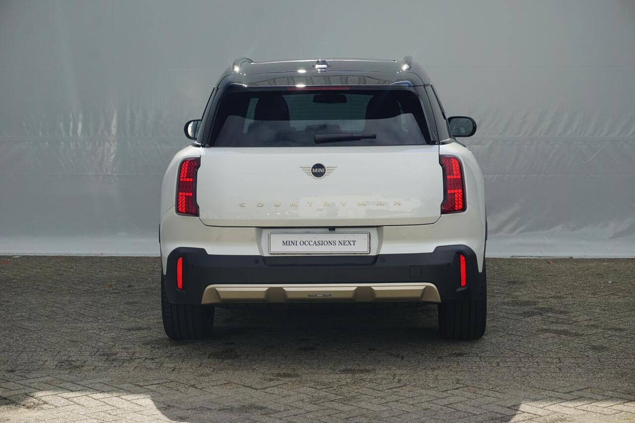 Mini COUNTRYMAN Mini E Favoured | Pano dak / Keyless entry / Head up Display / Leer / Apple carplay