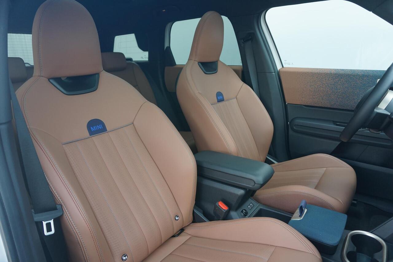 Mini COUNTRYMAN Mini E Favoured | Pano dak / Keyless entry / Head up Display / Leer / Apple carplay