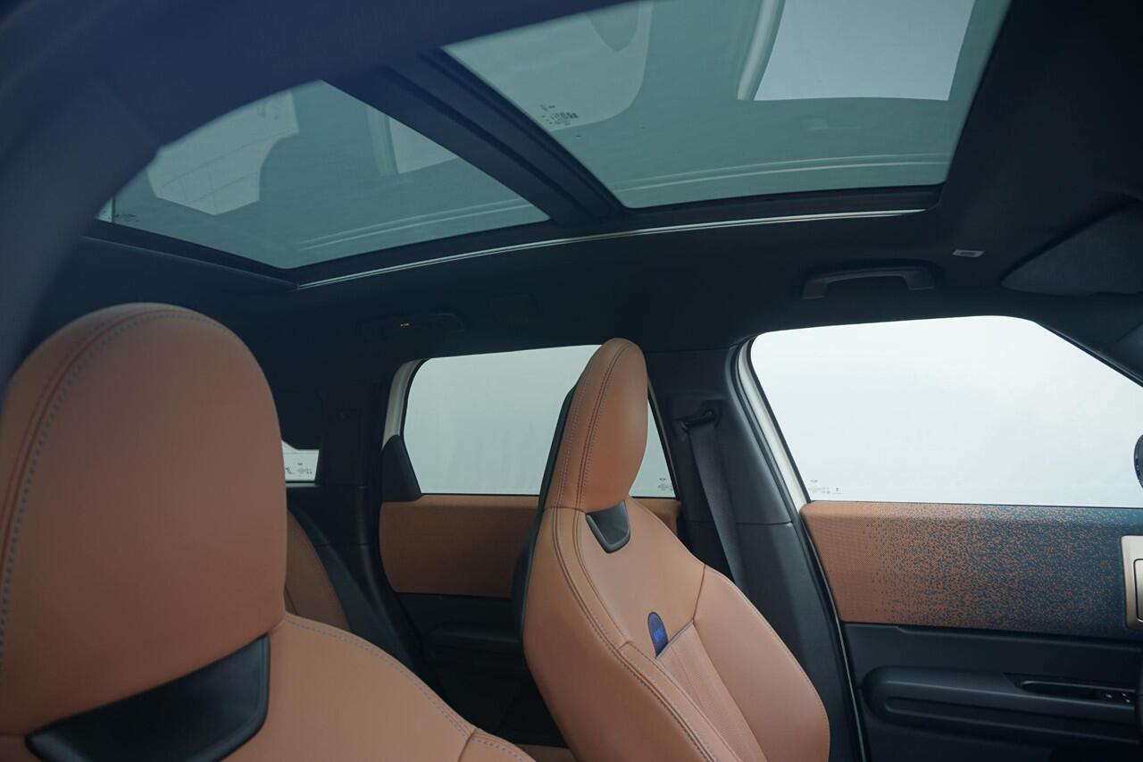 Mini COUNTRYMAN Mini E Favoured | Pano dak / Keyless entry / Head up Display / Leer / Apple carplay