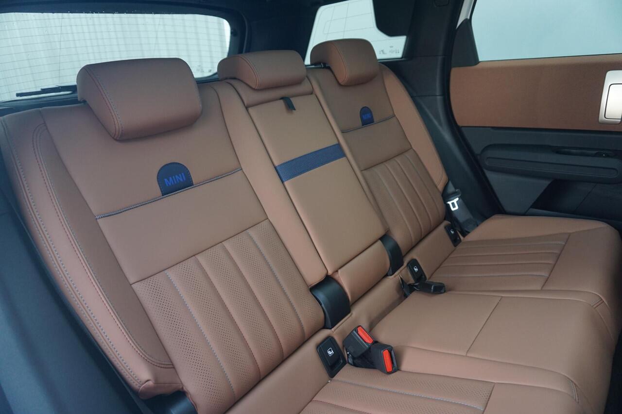 Mini COUNTRYMAN E Favoured Uitvoering | Pano dak / Keyless entry / Head up Display / Leer / Apple carplay