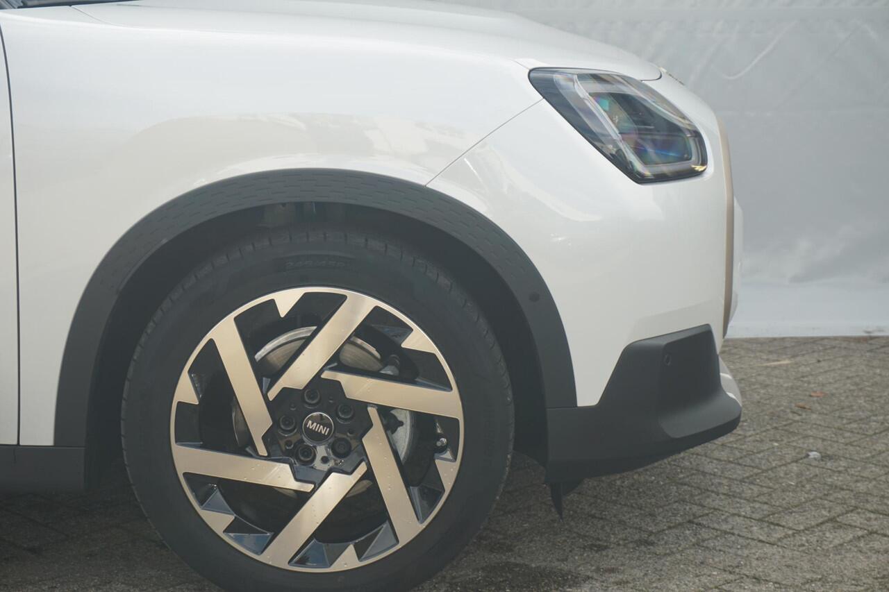Mini COUNTRYMAN E Favoured Uitvoering | Pano dak / Keyless entry / Head up Display / Leer / Apple carplay