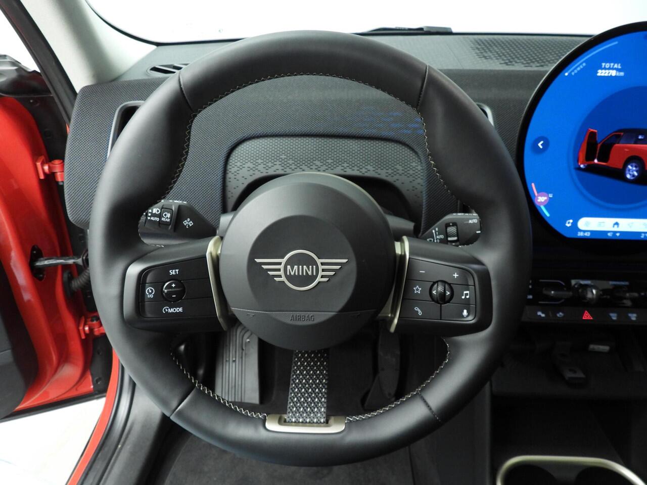 Mini COUNTRYMAN E Classic / Driving assist / LED / Park assist / Stoelverwarming / Alu wielen 18 inch