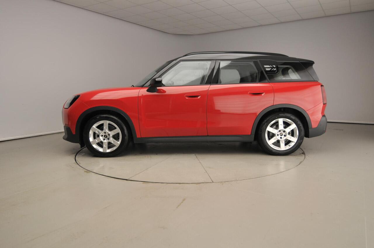Mini COUNTRYMAN E Classic / Driving assist / LED / Park assist / Stoelverwarming / Alu wielen 18 inch