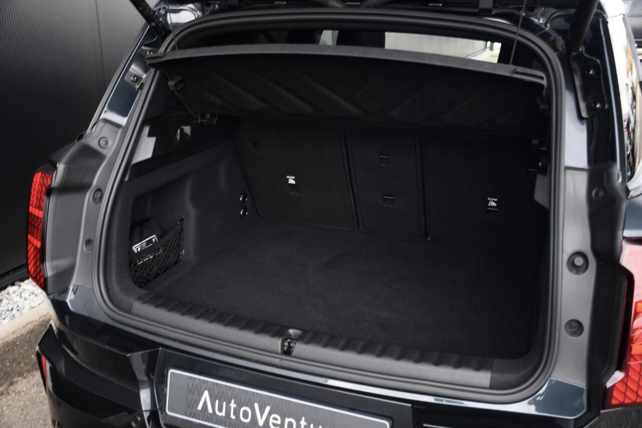 Mini COUNTRYMAN 1.5 C John Cooper Works | XL Package | Schuif-/kantel Pano | Head-Up | Massage | Stuurwiel verwarming | 20" | Harman Kardon | Trekhaak | Verstelbare achterbank | JCW