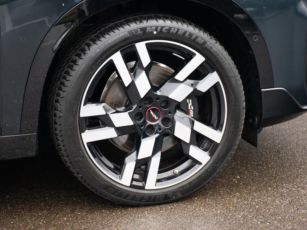 Mini COUNTRYMAN 1.5 C John Cooper Works | XL Package | Schuif-/kantel Pano | Head-Up | Massage | Stuurwiel verwarming | 20" | Harman Kardon | Trekhaak | Verstelbare achterbank | JCW