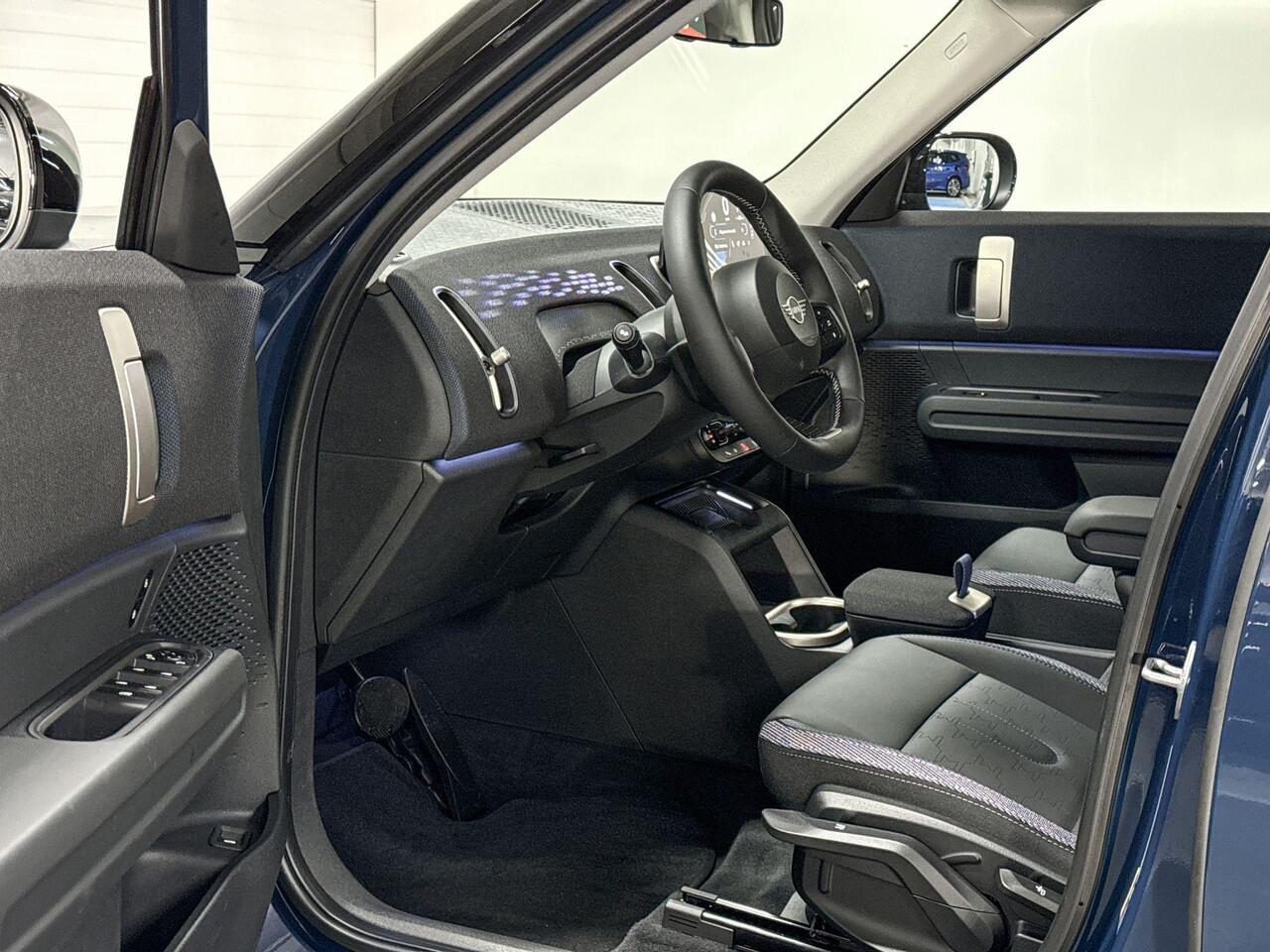 Mini COUNTRYMAN E | Classic uitvoering | Pakket XS | 19"JCW Runway Spoke Jet Black | Selections