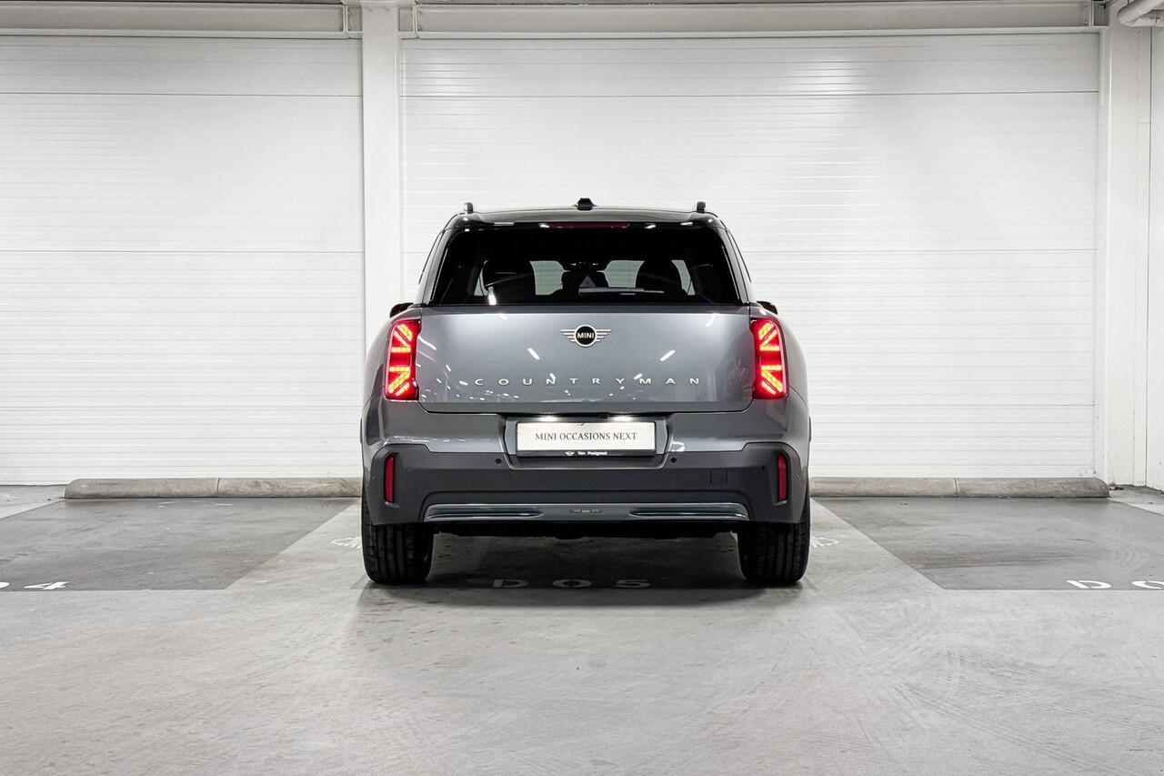 Mini COUNTRYMAN E | Classic Uitvoering | Pakket M | 19" JCW Runway Spoke Jet Black | Selections