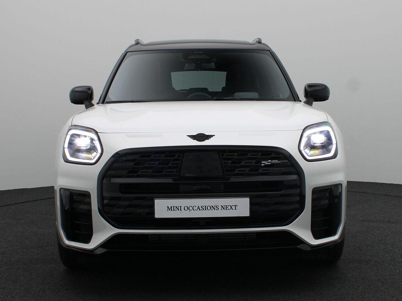 Mini COUNTRYMAN John Cooper Works Pakket XL + Glazen panoramadak + Parking Assistant Plus + Driving Assistant Professional + Harman Kardon + Trekhaak + 20''