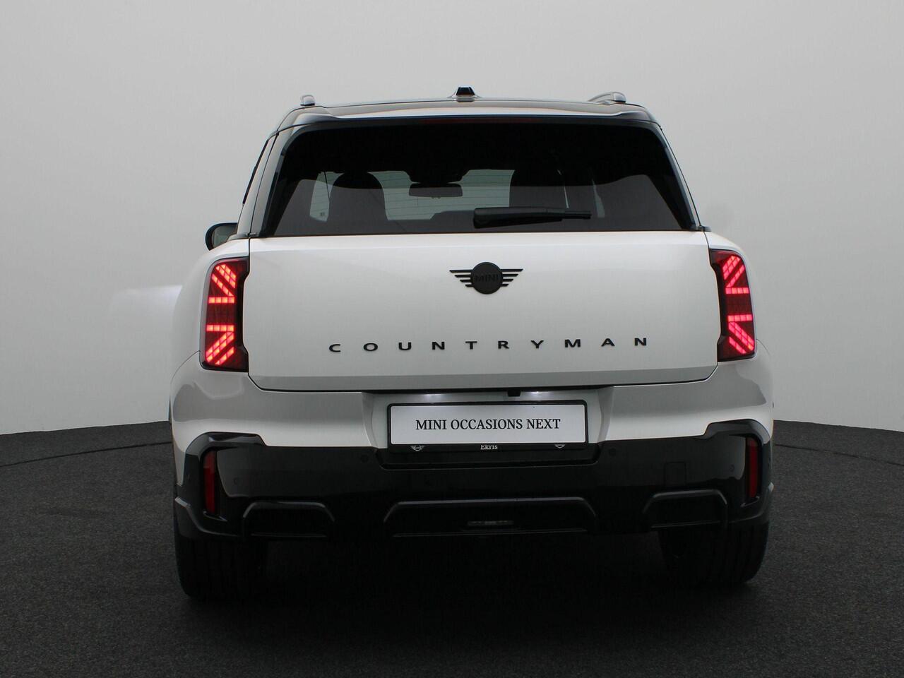 Mini COUNTRYMAN John Cooper Works Pakket XL + Glazen panoramadak + Parking Assistant Plus + Driving Assistant Professional + Harman Kardon + Trekhaak + 20''