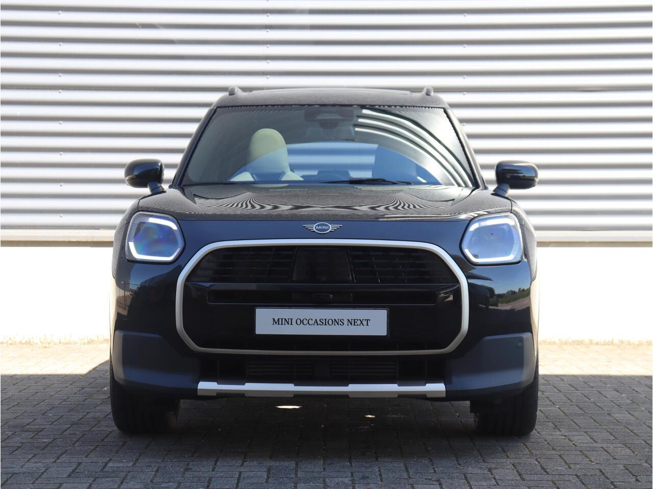 Mini COUNTRYMAN C | Favoured Trim + Pakket L + Panodak + Head-Up + Driving Assistant Plus + Parking Assistant Plus + Harman Kardon + 19'' LMV