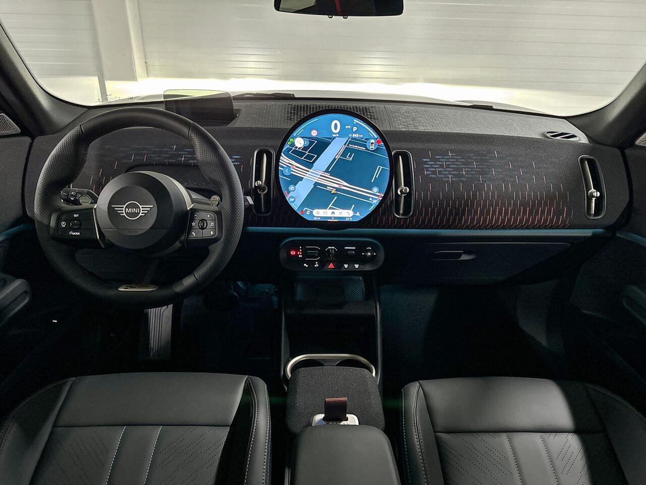 Mini COUNTRYMAN C | John Cooper Works Uitvoering | Pakket M | 19" Runway Spoke Jet Black | Selections