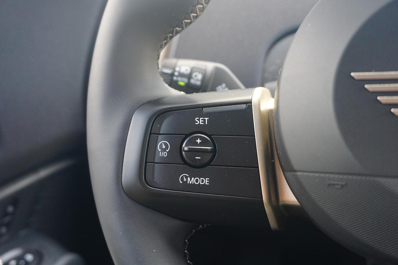 Mini COUNTRYMAN C / Classic Uitvoering / Pakket L / 19'' LM Velgen /