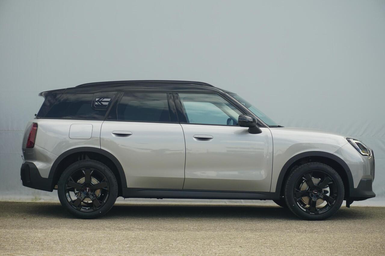 Mini COUNTRYMAN C / Classic Uitvoering / Pakket L / 19'' LM Velgen /