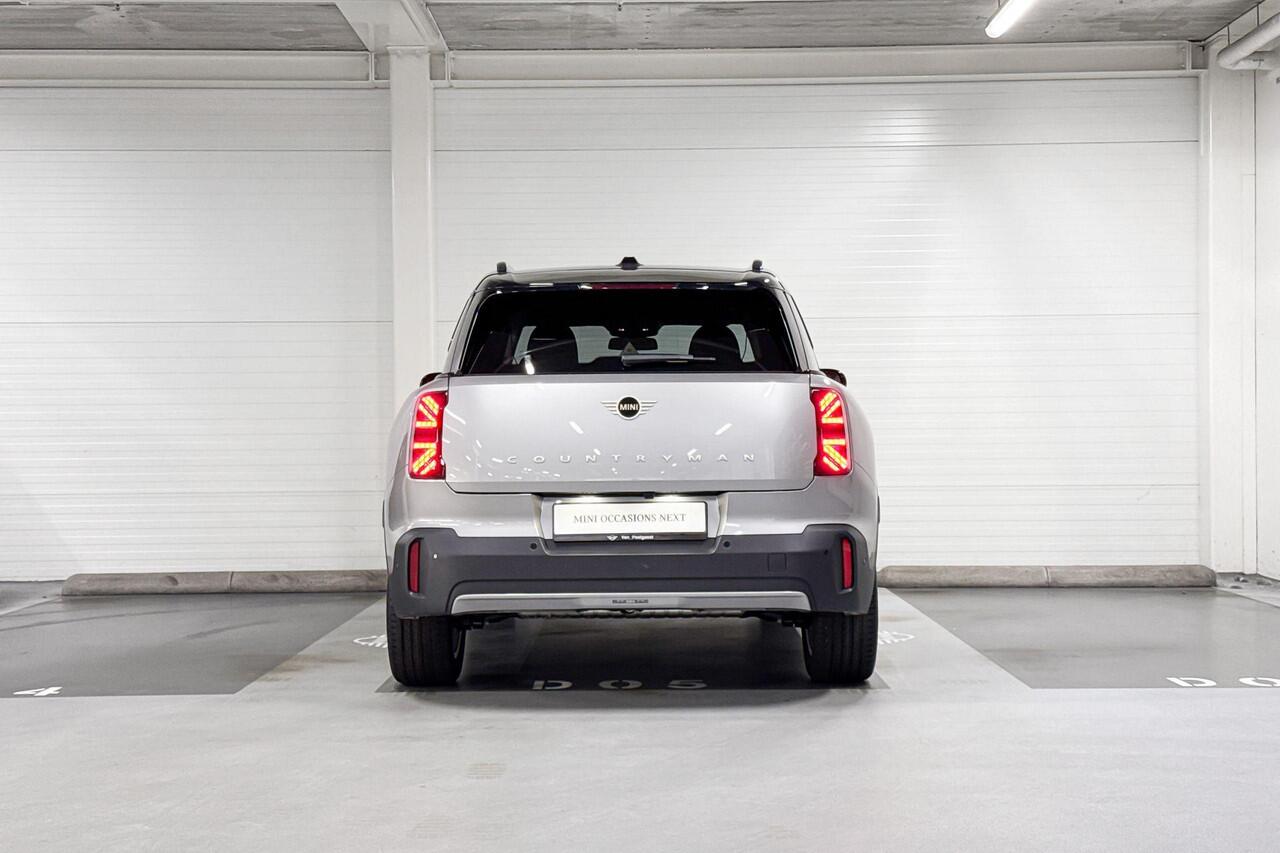 Mini COUNTRYMAN C MINI Countryman 1.5 C Classic M Plus | Pakket M Plus | Dak en spiegelkappen in Jetblack