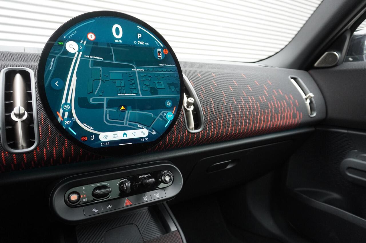 Mini COUNTRYMAN C John Cooper Works Uitvoering | Pakket XL | Glazen panoramadak | Trekhaak met elektrisch wegklapbare kogel | Driving Assistant Professional