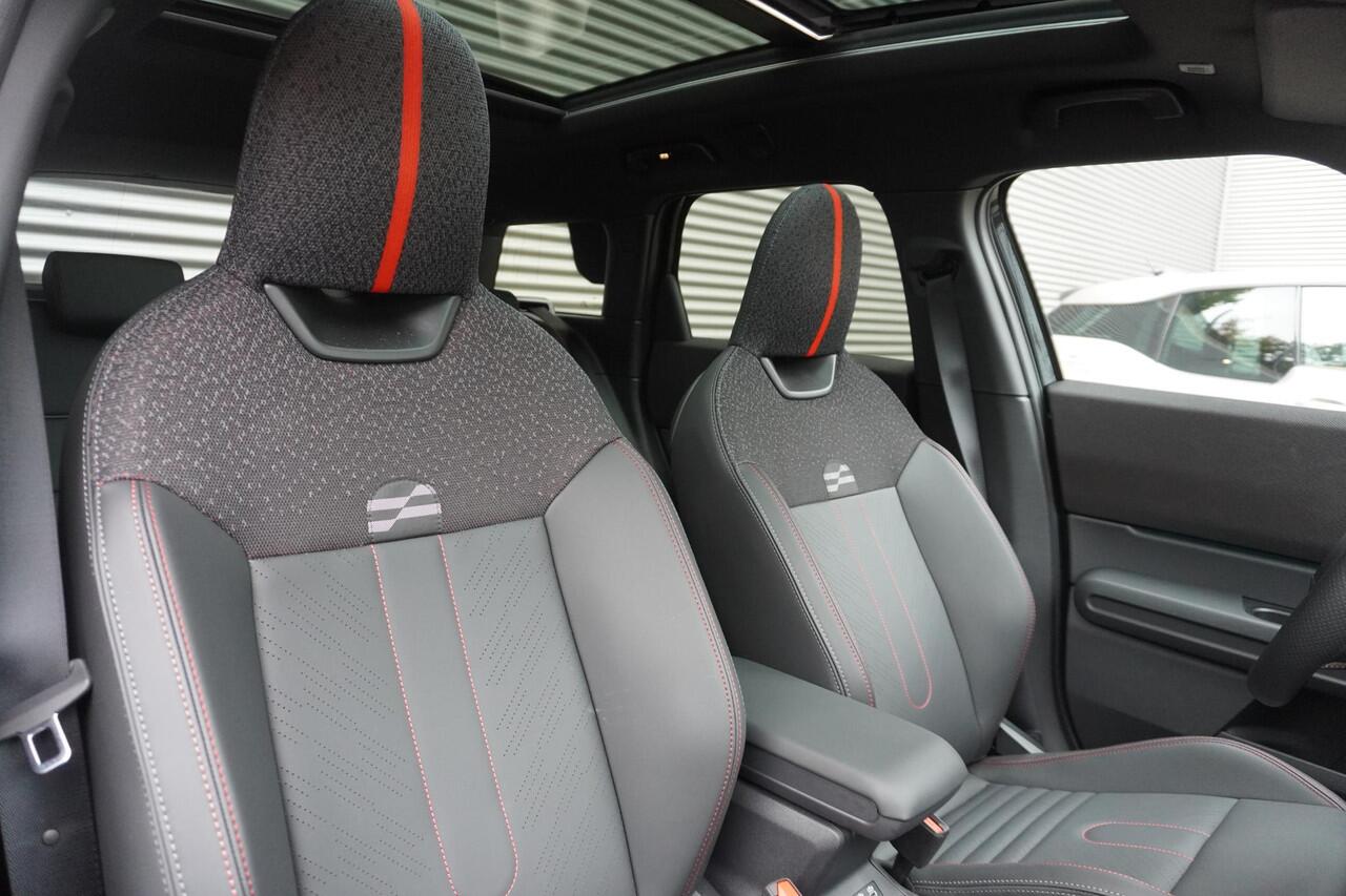 Mini COUNTRYMAN C John Cooper Works Uitvoering | Pakket XL | Glazen panoramadak | Trekhaak met elektrisch wegklapbare kogel | Driving Assistant Professional