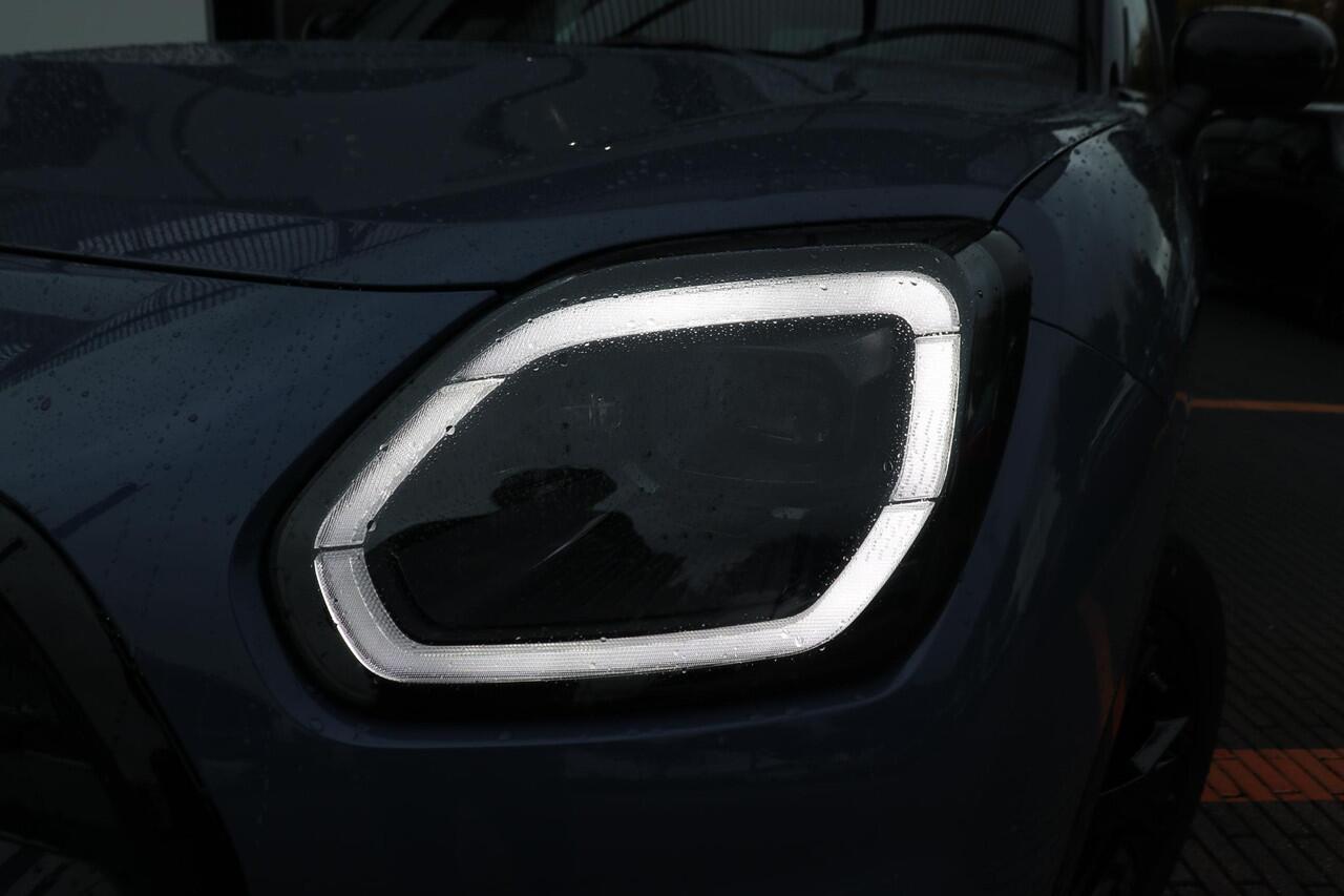 Mini COUNTRYMAN C John Cooper Works | Panoramadak | Trekhaak elektrisch | Stuur- en stoelverwarming | Harman/Kardon | Head-Up Display | Camera | NEXT