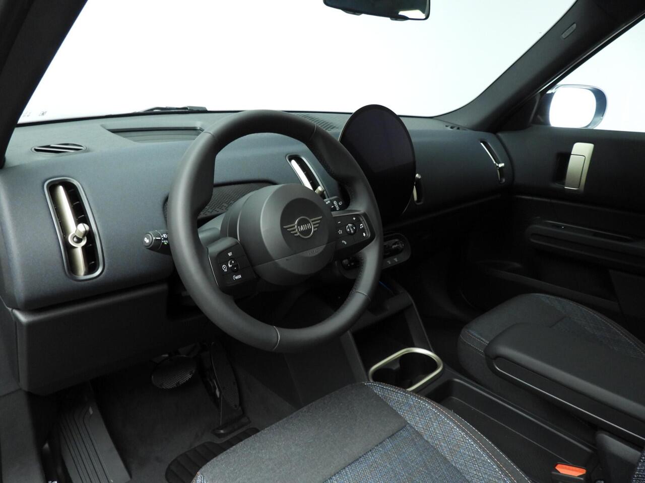 Mini COUNTRYMAN E | Blackyard Edition