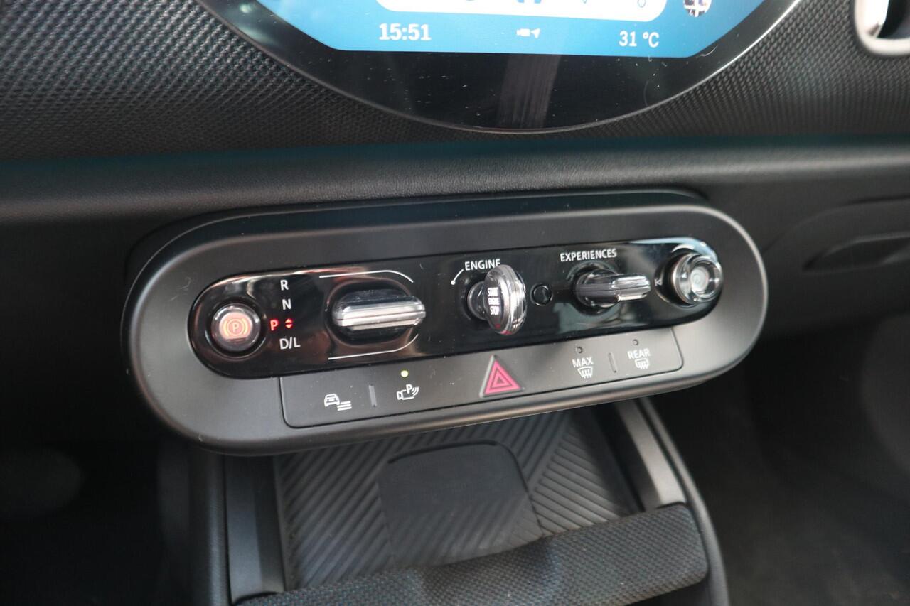 Mini COUNTRYMAN C | Classic Uitvoering | Pakket M | Stoel- en Stuurverwarming | Comfort Access | Panorama Dak | Trekhaak | Head-Up