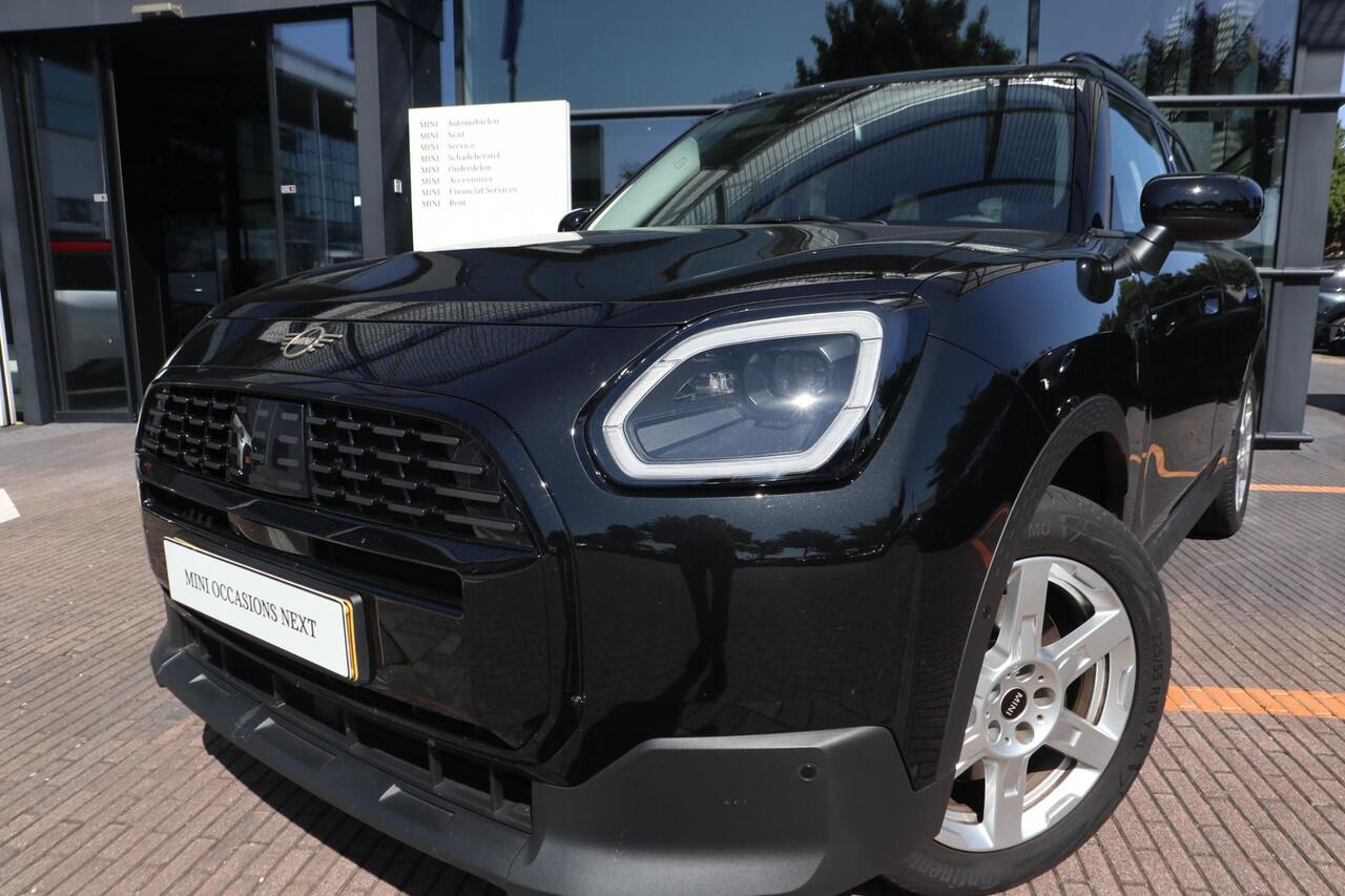 Mini COUNTRYMAN C | Classic Uitvoering | Pakket M | Stoel- en Stuurverwarming | Comfort Access | Panorama Dak | Trekhaak | Head-Up