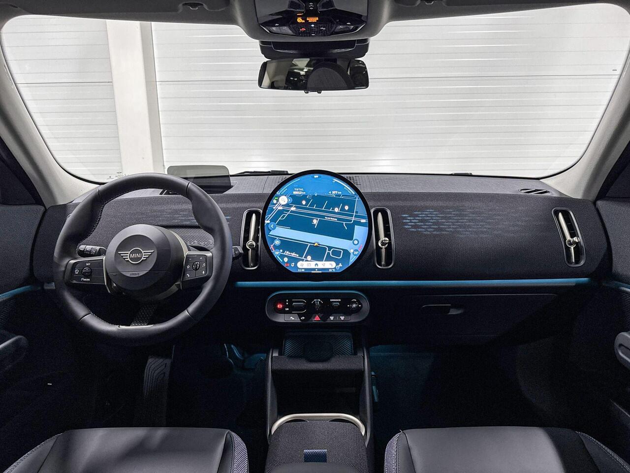 Mini COUNTRYMAN E | Classic Uitvoering | Pakket M Plus | Trekhaak | 18" Asteroid Spoke