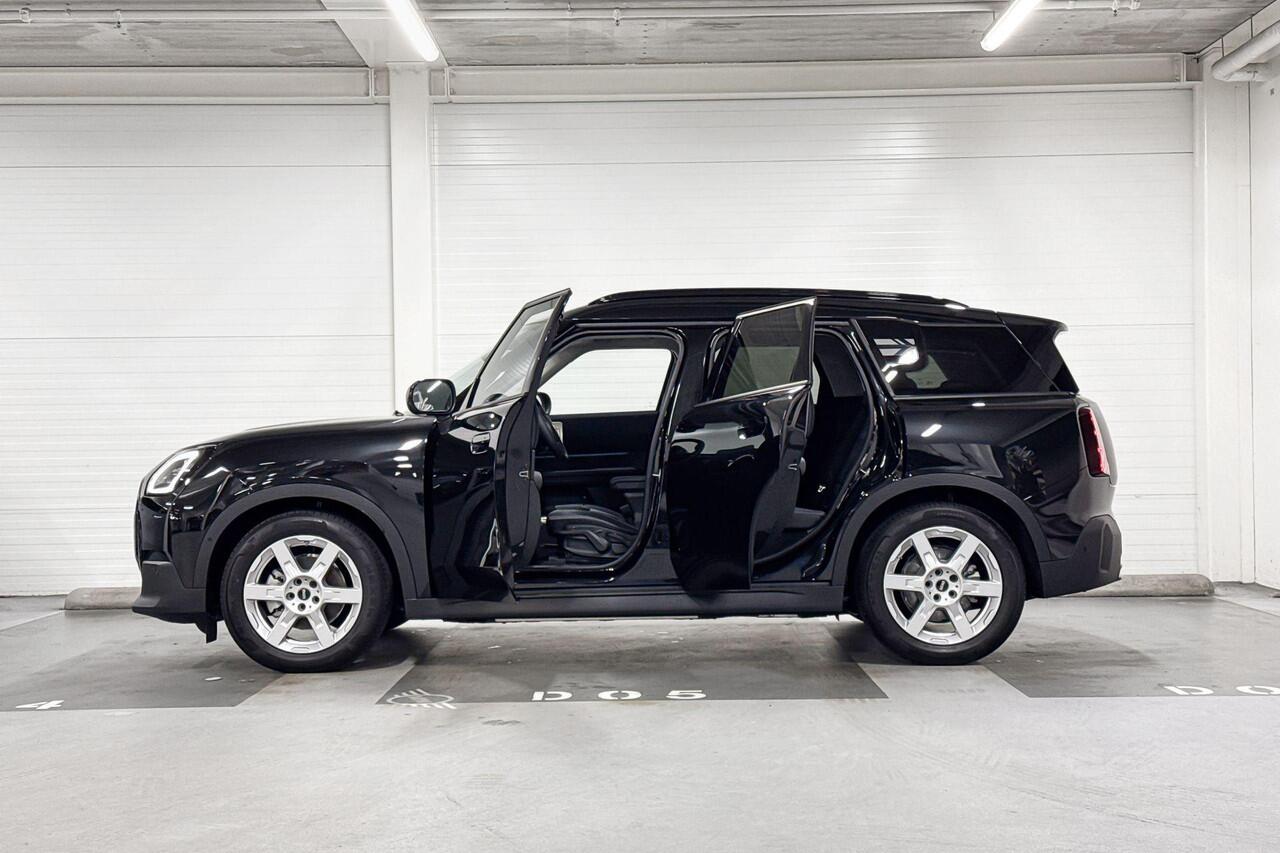 Mini COUNTRYMAN E | Classic Uitvoering | Pakket M Plus | Trekhaak | 18" Asteroid Spoke