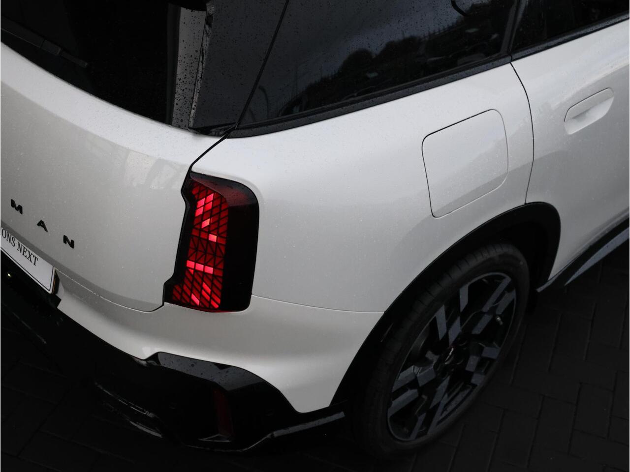 Mini COUNTRYMAN Mini 1.5 C John Cooper Works XL Elektrische trekhaak/ Stuurwiel verwarmd/ Comfort Access/ Panoramadak/ Elektrische Stoelen met geheugen/ Driving Assistant Plus