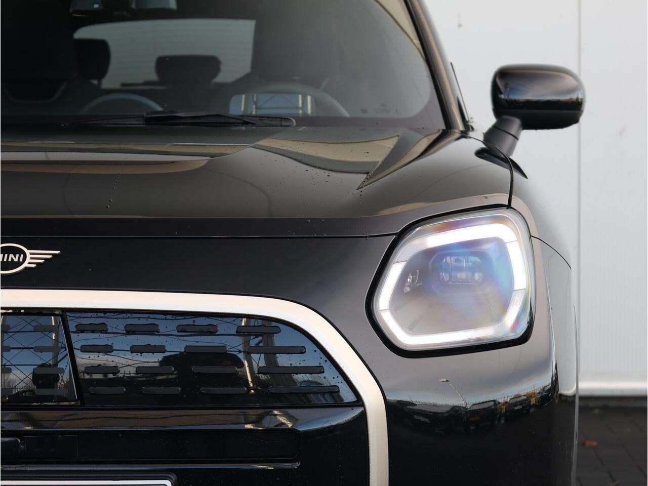 Mini COUNTRYMAN Mini E John Cooper Works L 66.5 kWh Stuurwiel verwarmd/ Comfort Access/ Panoramadak/ Driving Assistant Plus/ Harman-Kardon/ Head-Up/ Stoelverwarming