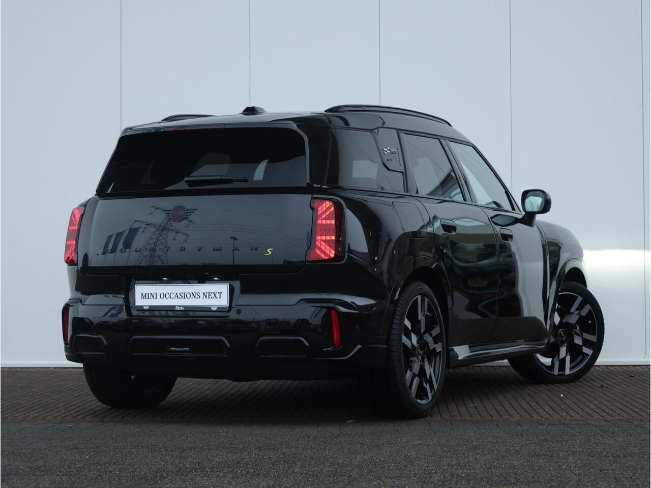 Mini COUNTRYMAN Mini SE ALL4 John Cooper Works XL 66.5 kWh Verwarmd Stuurwiel/ Trekhaak/ Panoramadak/ Driving Assistant Professional/ Harman-Kardon/ Head-Up