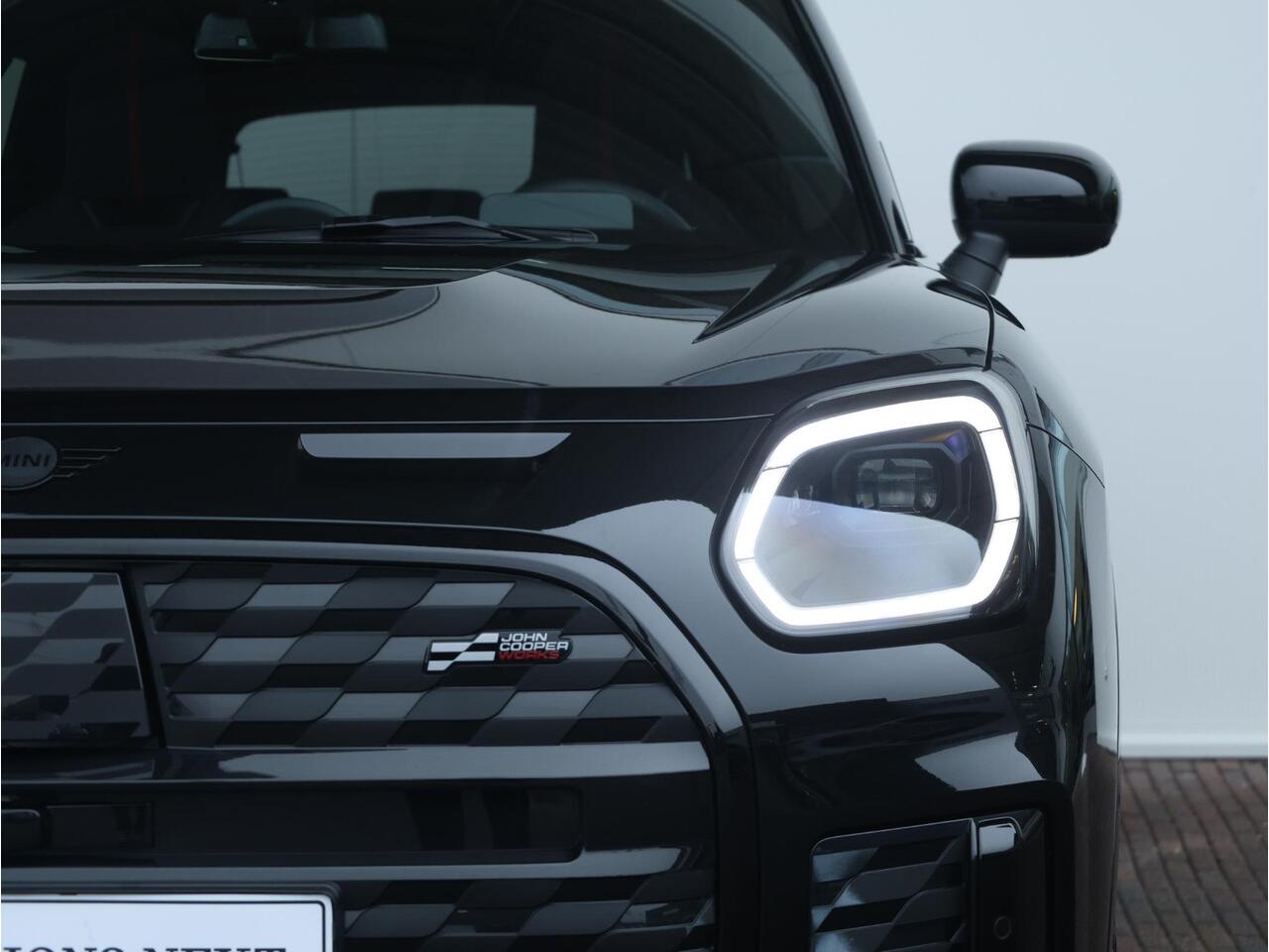 Mini COUNTRYMAN Mini SE ALL4 John Cooper Works XL 66.5 kWh Verwarmd Stuurwiel/ Trekhaak/ Panoramadak/ Driving Assistant Professional/ Harman-Kardon/ Head-Up
