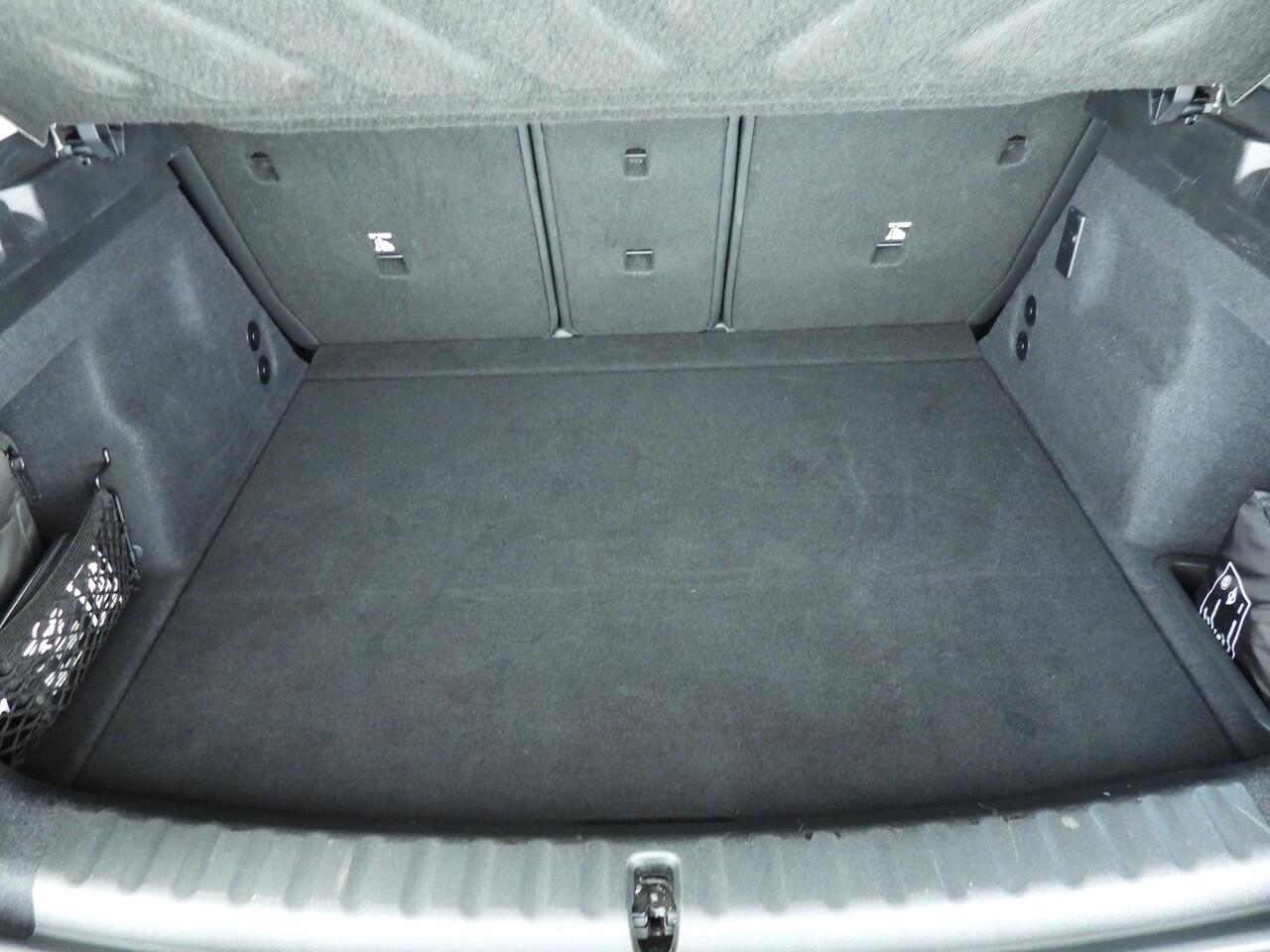 Mini COUNTRYMAN Mini E Classic S | LED | HUD | Sportstoelen | Stoelverwarming | DAB | Alu 18 inch