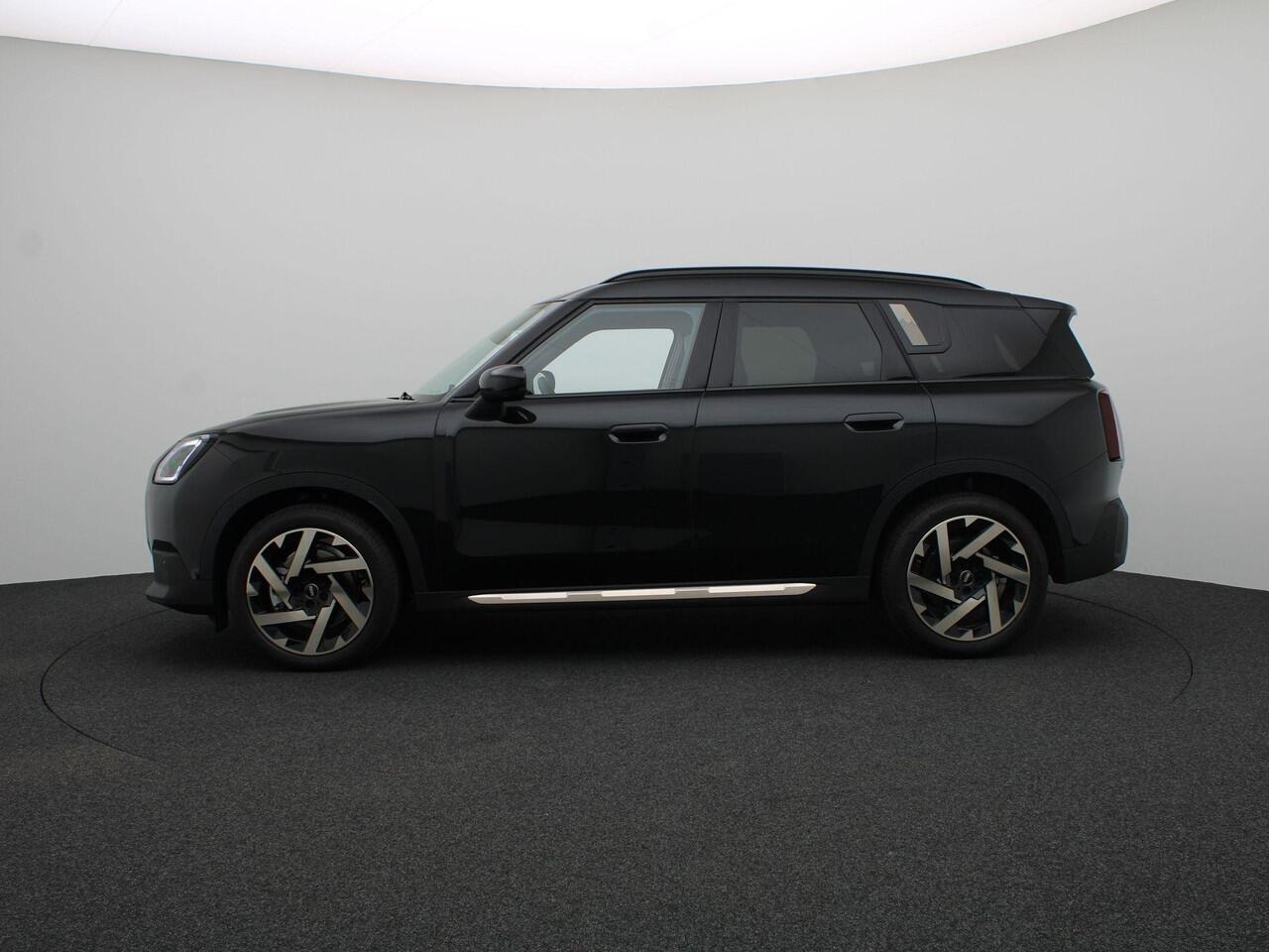 Mini COUNTRYMAN C Favoured Trim + Pakket L + Panorama dak + Harman Kardon + Camera + 19''