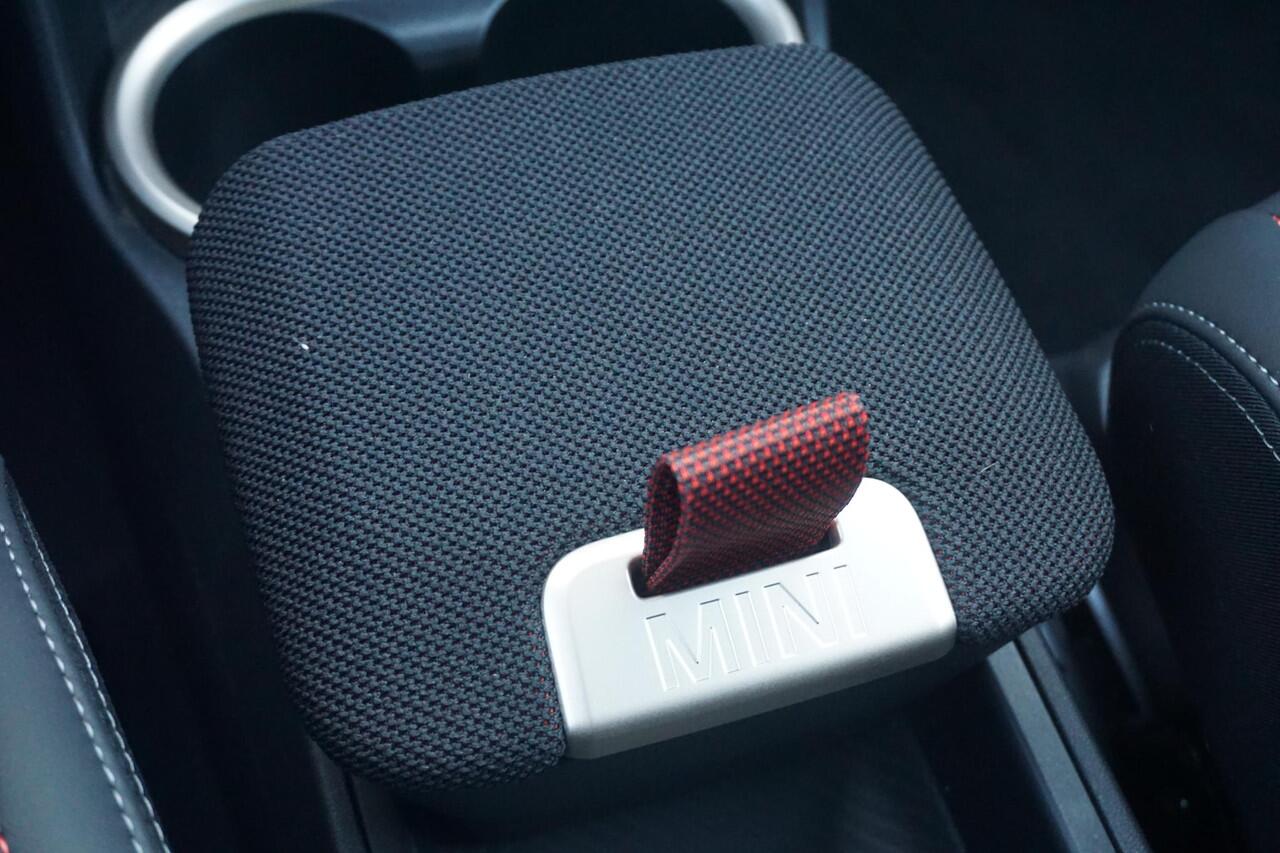 Mini COUNTRYMAN S ALL4 John Cooper Works Trim | Pakket L | Harman/Kardon | Panoramadak | Stoel & Stuurverwarming | Comfort Acces | Driving Assistant Plus