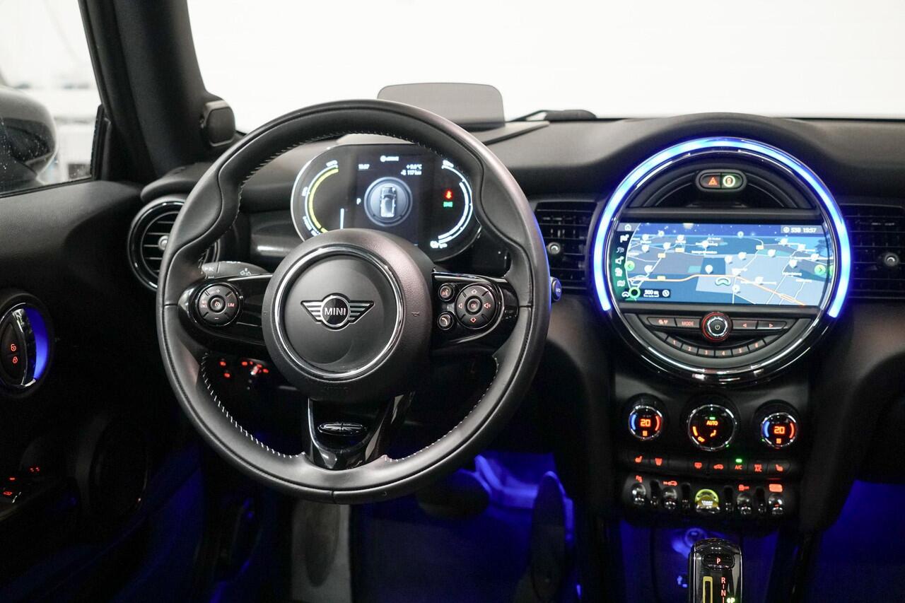 Mini Electric Mini Yours 33 kWh Panoramadak | Harman Kardon | Head Up | Stoelverwarming