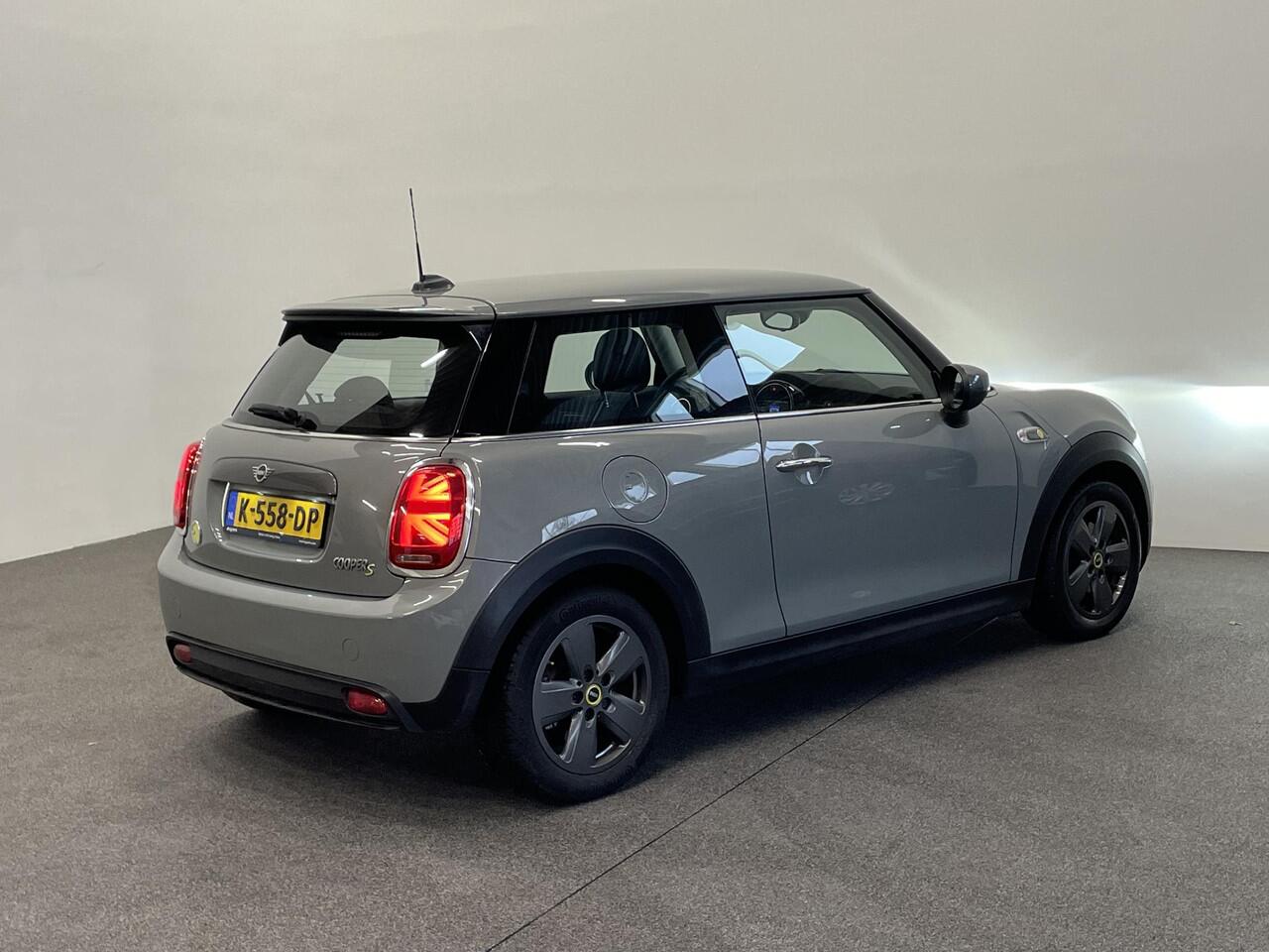 Mini Electric Mini Basic 33 kWh SOH 96% Navigatie Cruise Control Full Led Virtual Cockpit Lichtmetalen velgen Airco