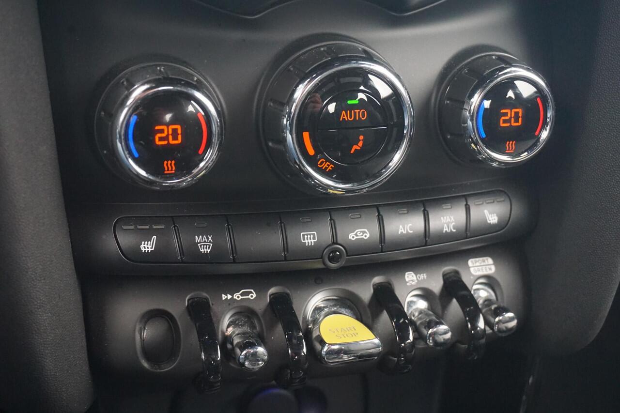 Mini Electric 3-deurs Essential | Comfort Access | Parkeersensoren Achter | Driving Assistant | Verwarmde Voorstoelen