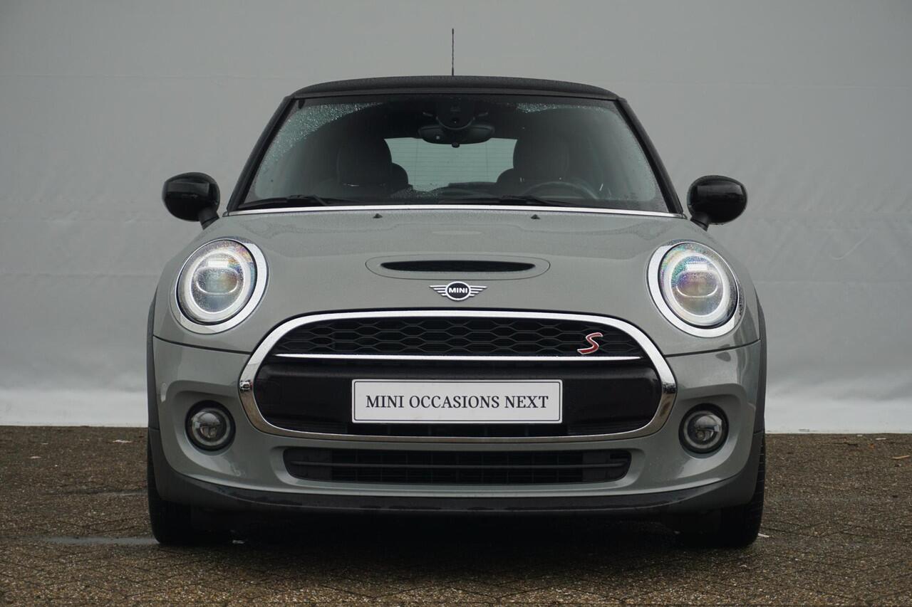 Mini Electric 3-deurs Essential | Comfort Access | Parkeersensoren Achter | Driving Assistant | Verwarmde Voorstoelen