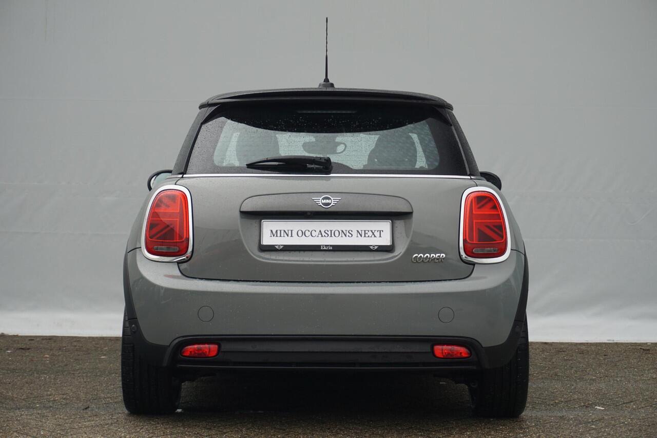 Mini Electric 3-deurs Essential | Comfort Access | Parkeersensoren Achter | Driving Assistant | Verwarmde Voorstoelen