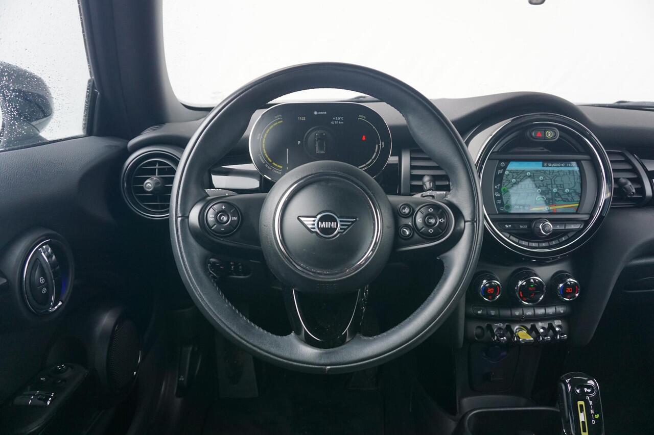 Mini Electric 3-deurs Essential | Comfort Access | Parkeersensoren Achter | Driving Assistant | Verwarmde Voorstoelen