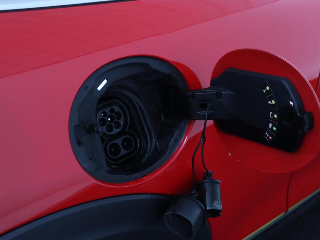 Mini Electric Edition Greenwich 33 kWh | Panoramadak | Stoelverwarming | Carplay | Navigatie | Camera | Full LED | Sportstoelen | Keyless | Climate control