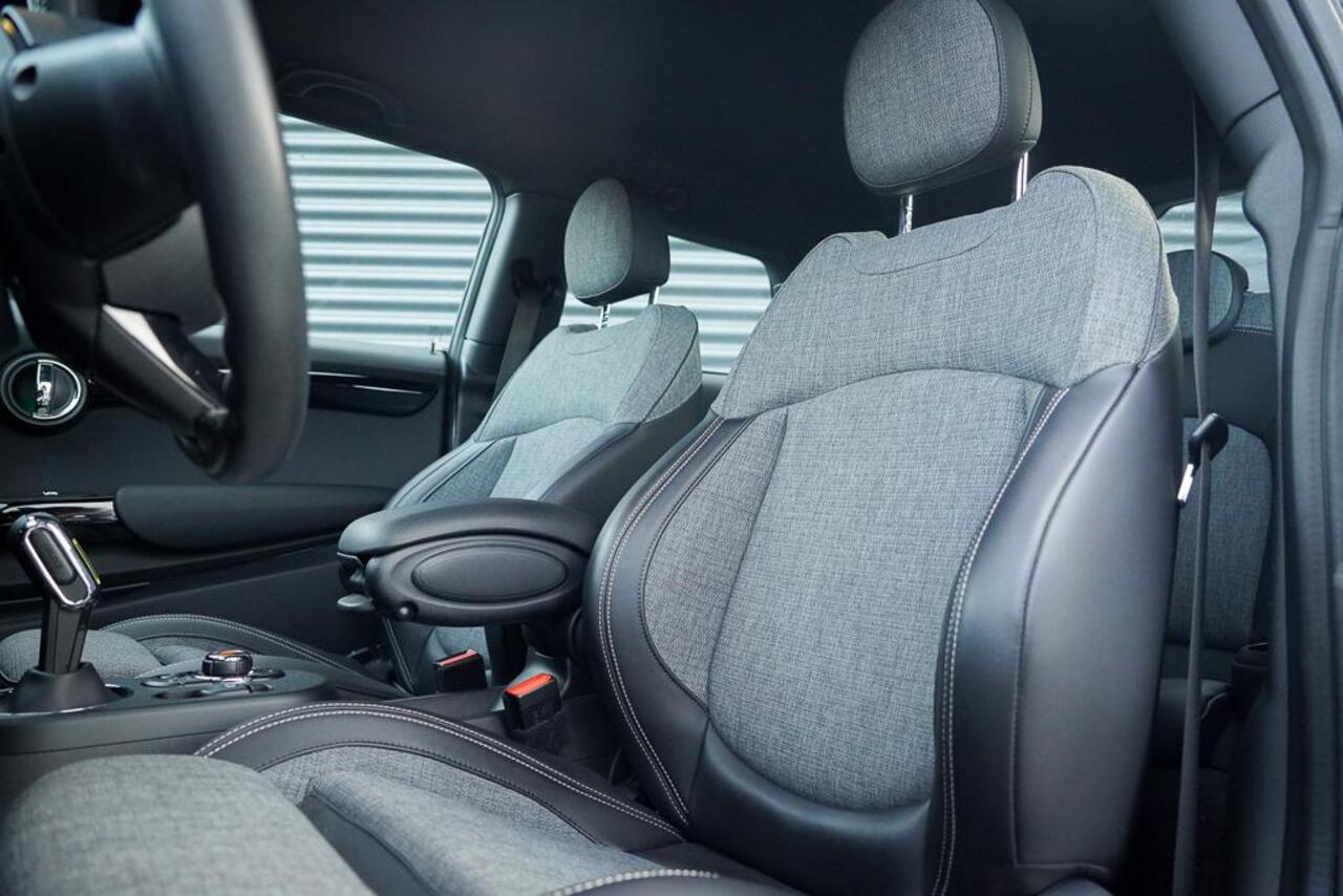 Mini Electric Mini Essential 33 kWh / Sportstoel / Camera / Navi / Stoelverwarming / Incl BTW