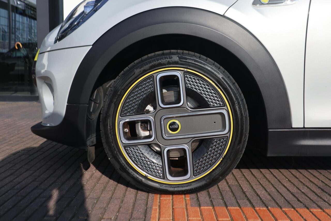 Mini Electric 3-deurs | Achteruitrijcamera | Comfort Acces | Stoelverwarming