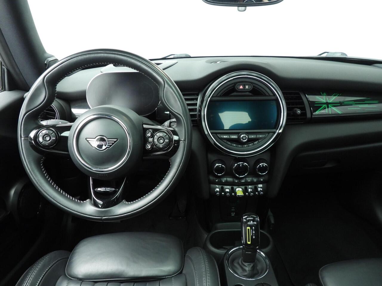 Mini Electric 3-deurs Yours 33 kWh | SoH 93,4% | Leder | Pano | Camera | Harman/Kardon | HUD