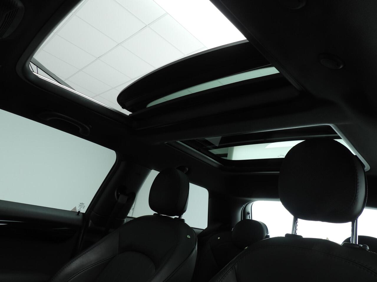 Mini Electric 3-deurs Yours 33 kWh | SoH 93,4% | Leder | Pano | Camera | Harman/Kardon | HUD