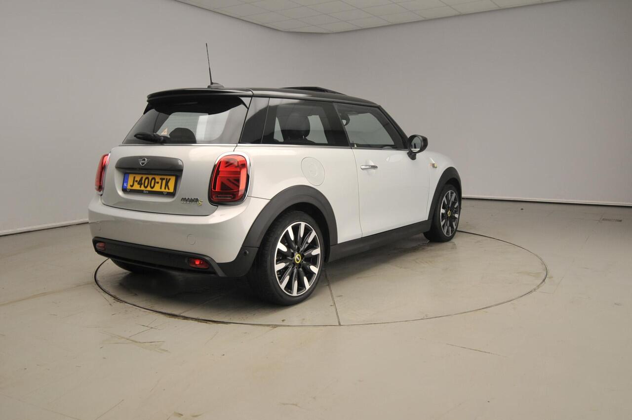Mini Electric 3-deurs Yours 33 kWh | SoH 93,4% | Leder | Pano | Camera | Harman/Kardon | HUD