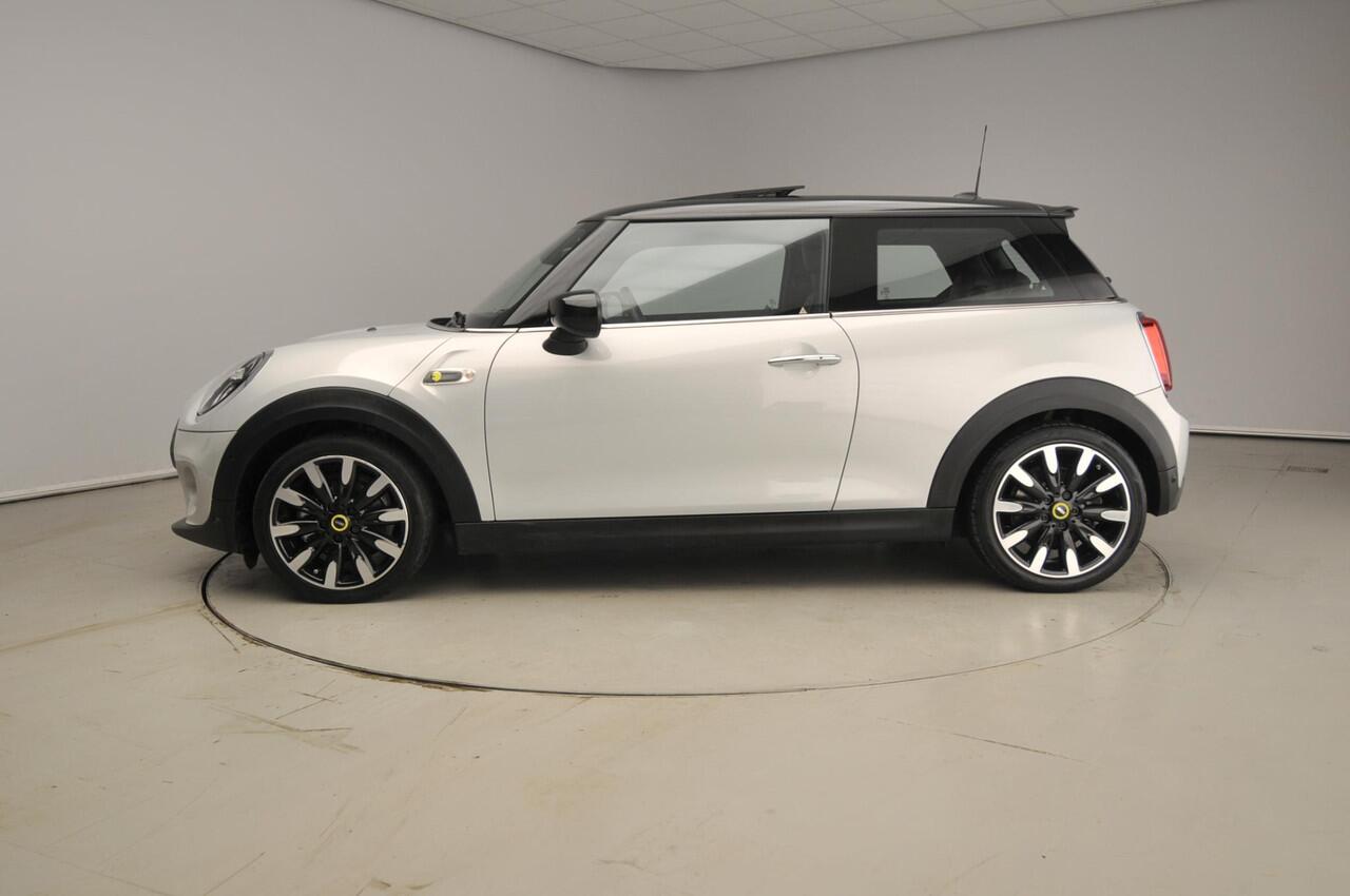 Mini Electric 3-deurs Yours 33 kWh | SoH 93,4% | Leder | Pano | Camera | Harman/Kardon | HUD